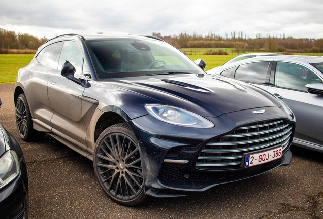 Aston Martin DBX707