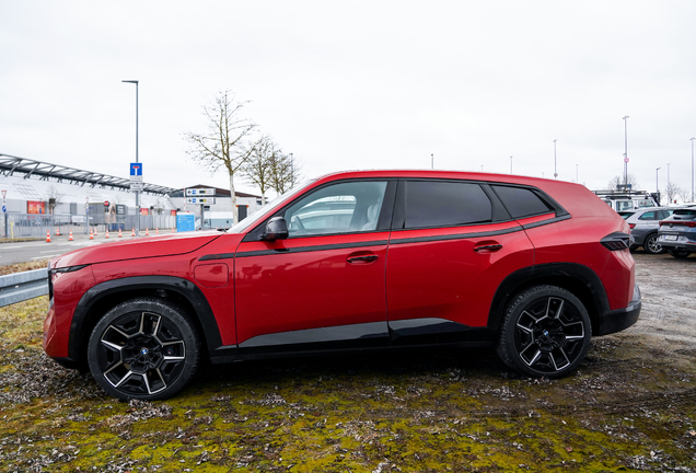 BMW XM G09 Label Red