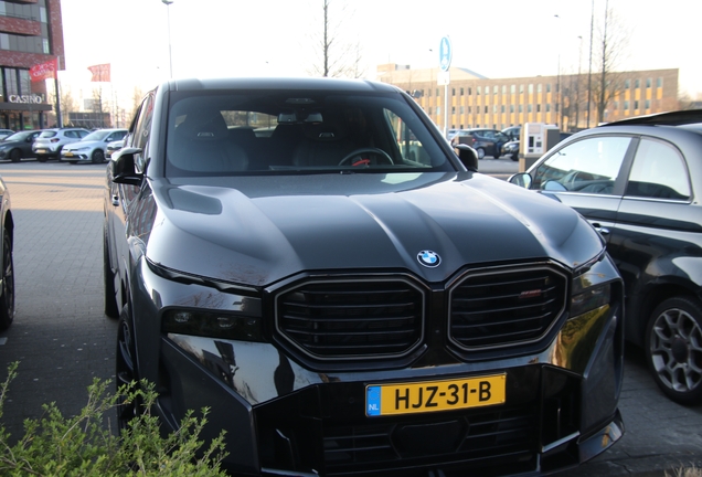 BMW XM G09 Label Red Larte Design