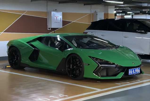 Lamborghini Revuelto