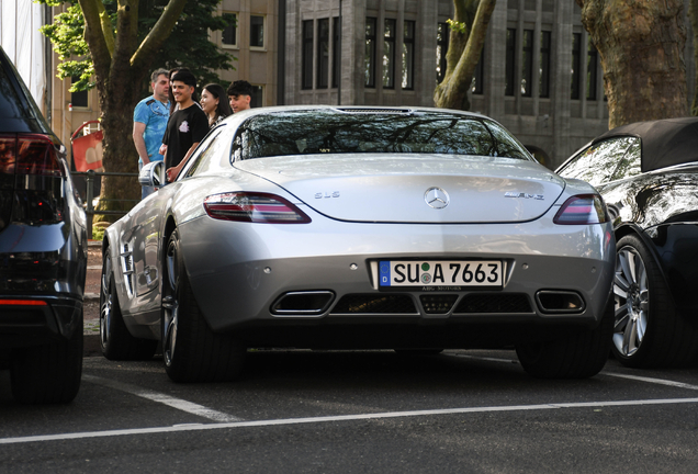 Mercedes-Benz SLS AMG