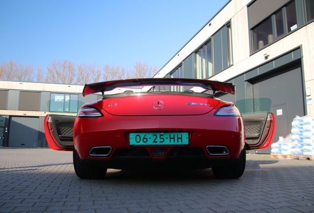 Mercedes-Benz SLS AMG GT Roadster Final Edition
