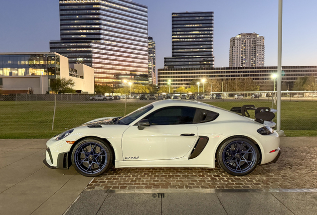 Porsche 718 Cayman GT4 RS Weissach Package