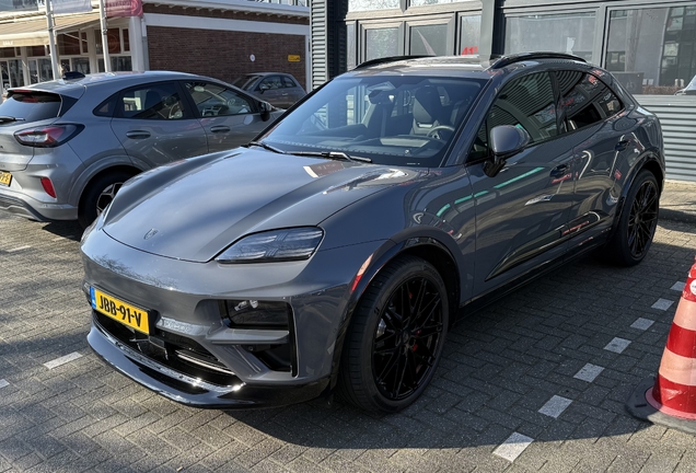 Porsche Macan EV Turbo