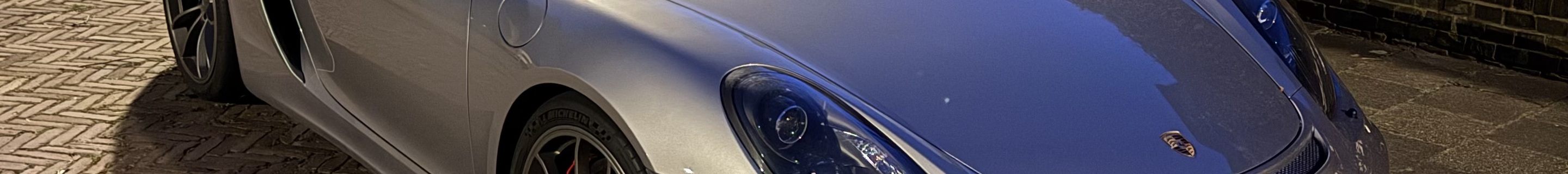 Porsche 981 Cayman GT4