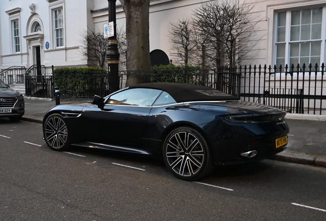 Aston Martin DB12 Volante