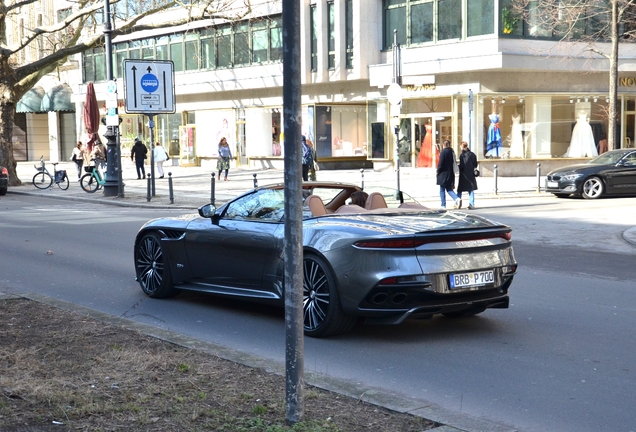 Aston Martin DBS Superleggera Volante