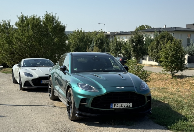 Aston Martin DBX707
