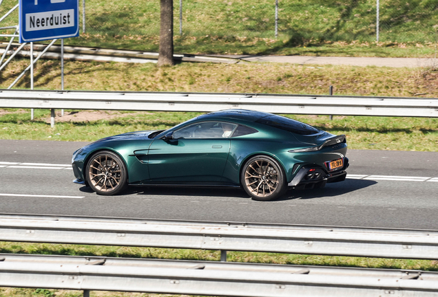 Aston Martin Vantage 2024