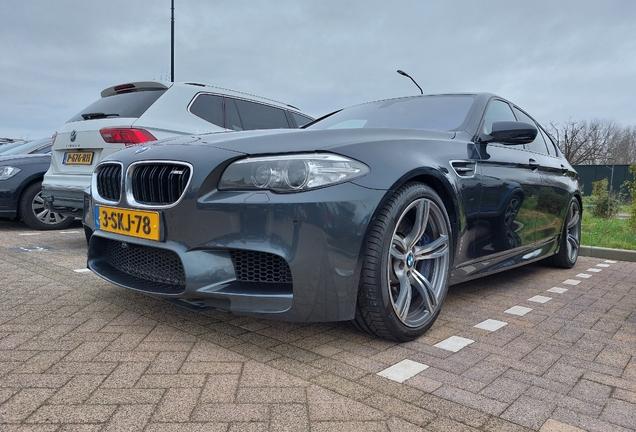 BMW M5 F10 2011