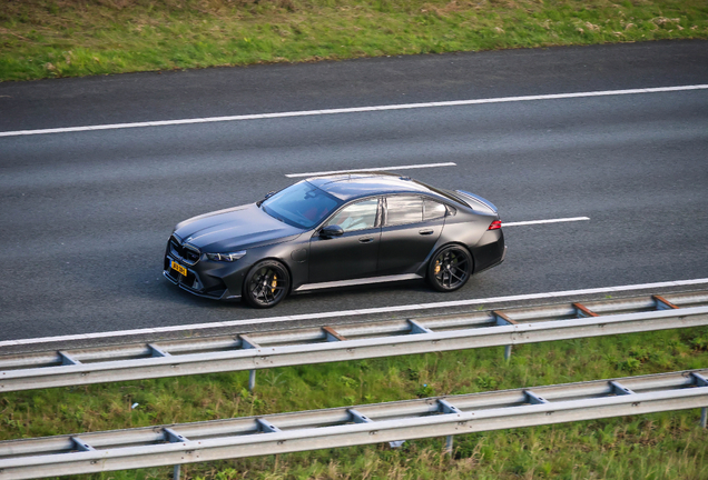BMW M5 G90