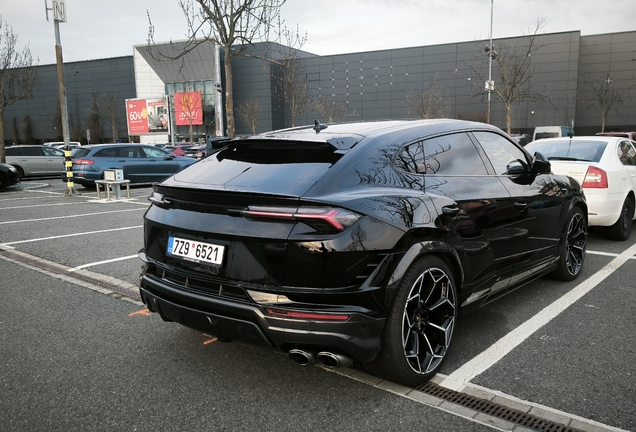 Lamborghini Urus Performante