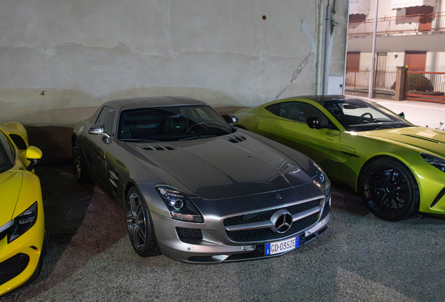 Mercedes-Benz SLS AMG