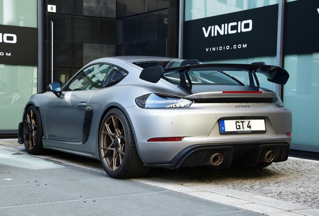 Porsche 718 Cayman GT4 RS Weissach Package