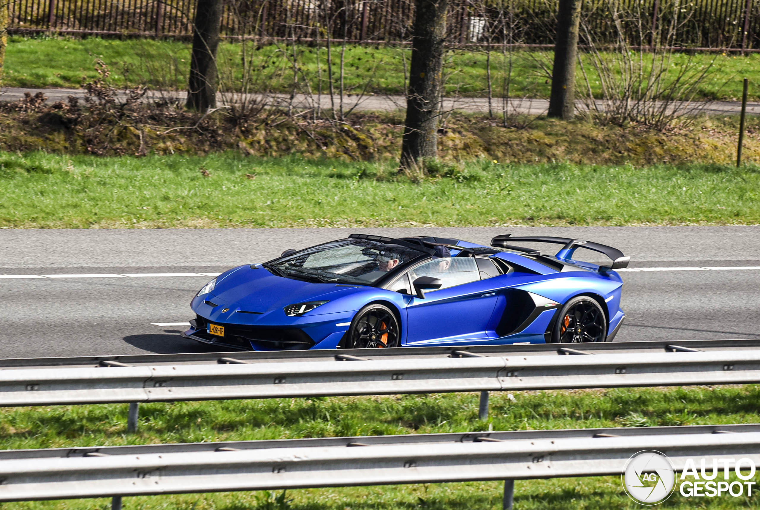 ラテンツーピース ブルー Lamborghini Aventador LP770-4 SVJ Roadster - 21 March 2026