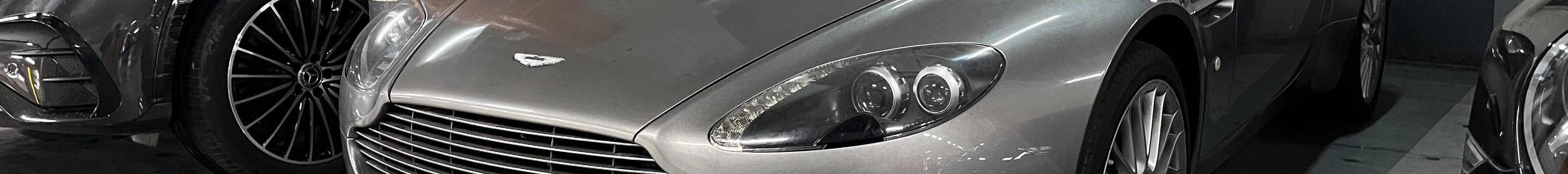 Aston Martin V8 Vantage Roadster