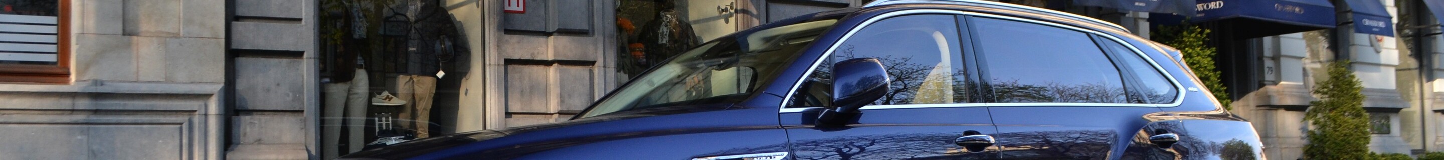 Bentley Bentayga Azure EWB First Edition