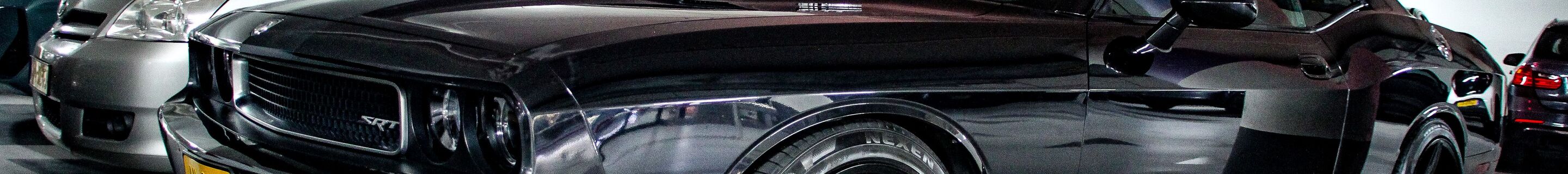 Dodge Challenger SRT-8