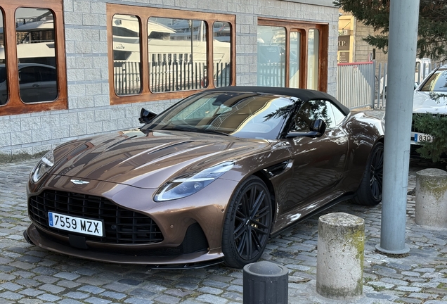 Aston Martin DB12 Volante