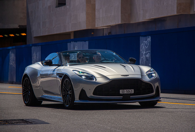 Aston Martin DB12 Volante