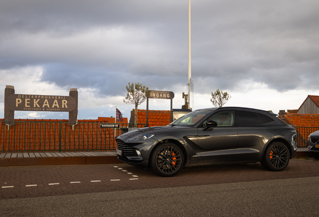 Aston Martin DBX