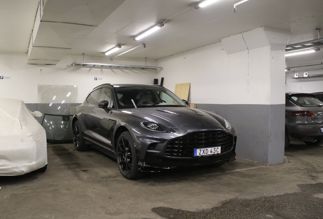 Aston Martin DBX707
