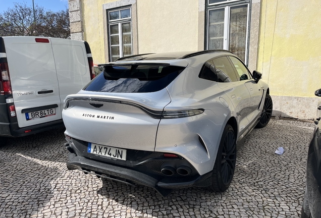 Aston Martin DBX707