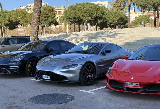 Aston Martin V8 Vantage 2018