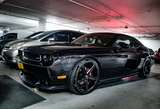Dodge Challenger SRT-8
