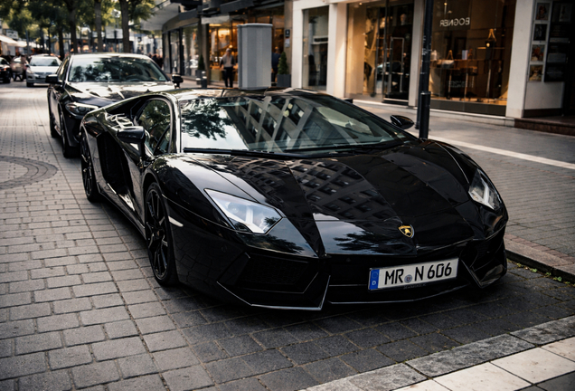 Lamborghini Aventador LP700-4