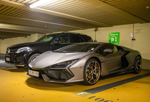 Lamborghini Revuelto