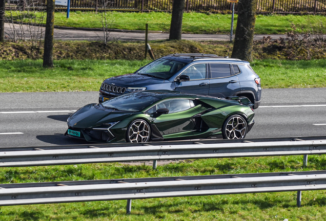 Lamborghini Revuelto