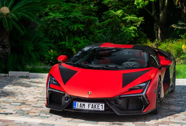 Lamborghini Revuelto