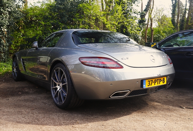Mercedes-Benz SLS AMG
