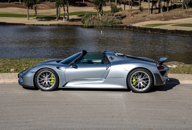 Porsche 918 Spyder Weissach Package