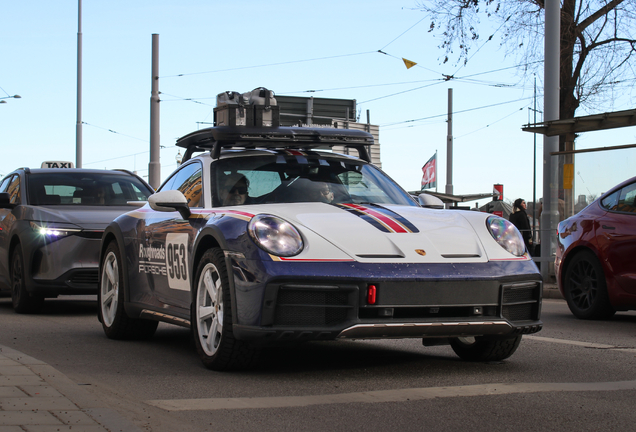 Porsche 992 Dakar