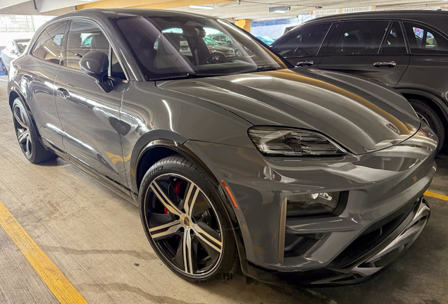 Porsche Macan EV Turbo