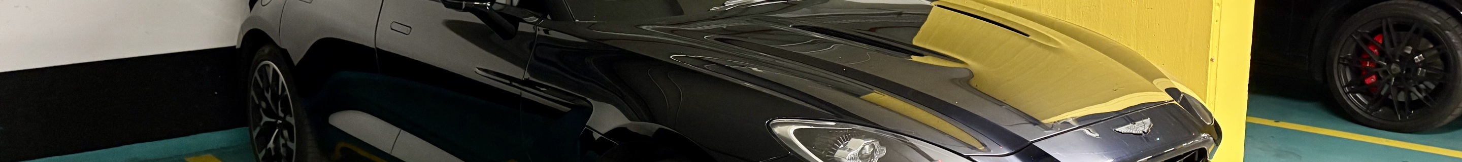Aston Martin DBX