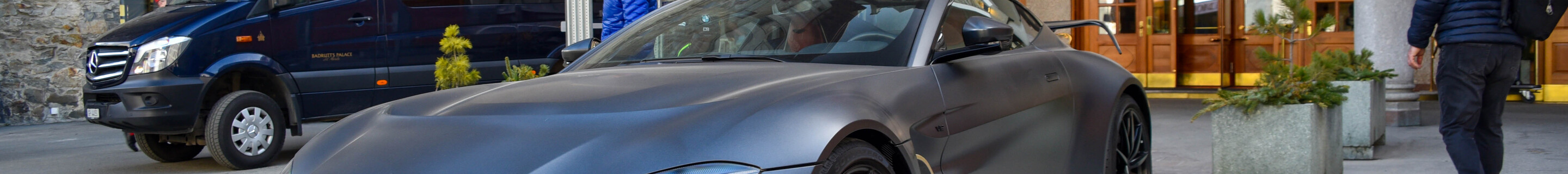 Aston Martin V12 Vantage 2023