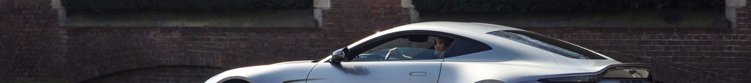 Aston Martin Vantage 2024