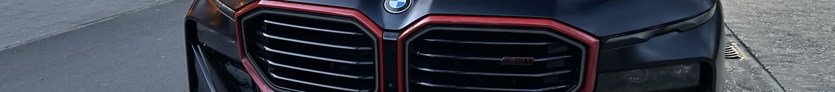 BMW XM G09 Label Red