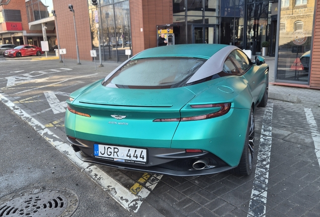 Aston Martin DB11 V8