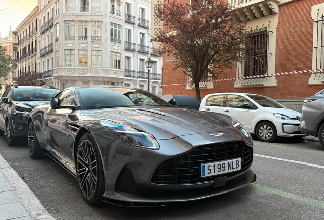 Aston Martin DB12