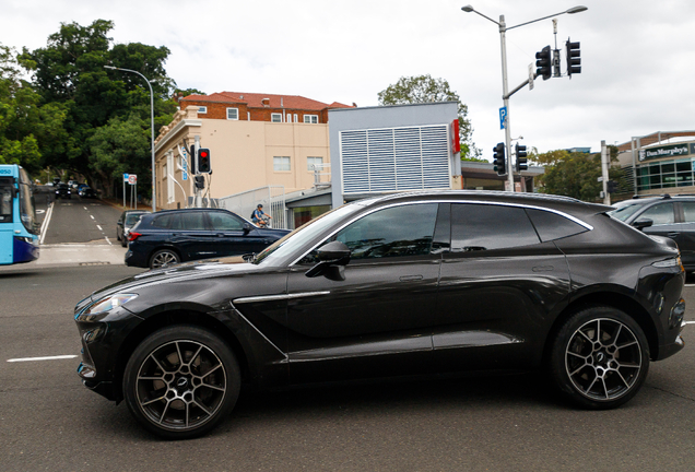 Aston Martin DBX