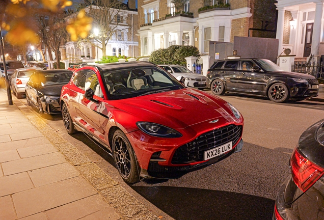 Aston Martin DBX707