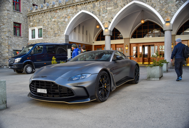 Aston Martin V12 Vantage 2023