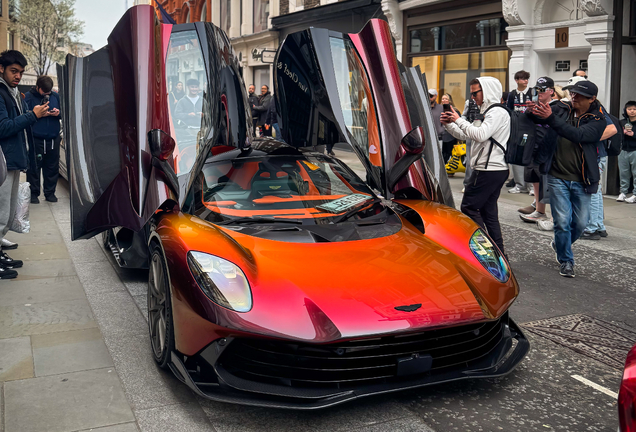 Aston Martin Valhalla
