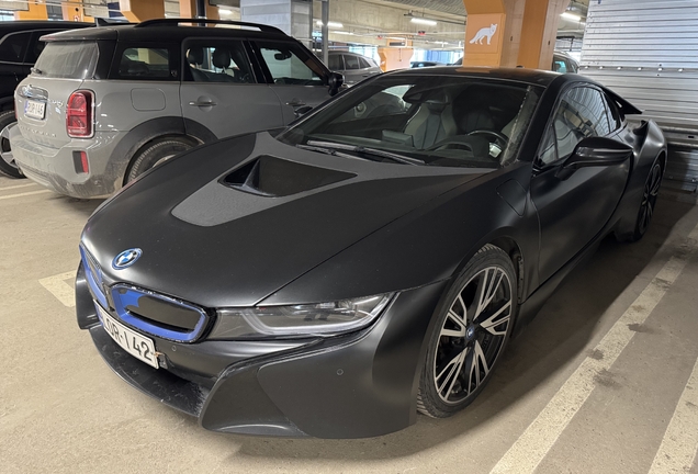 BMW i8 Protonic Frozen Black Edition