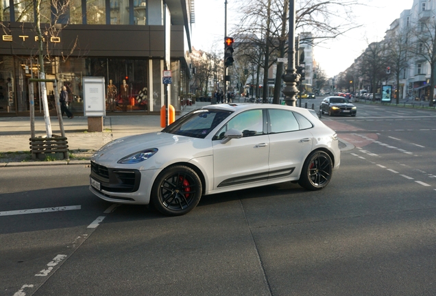 Porsche 95B Macan GTS MkIII