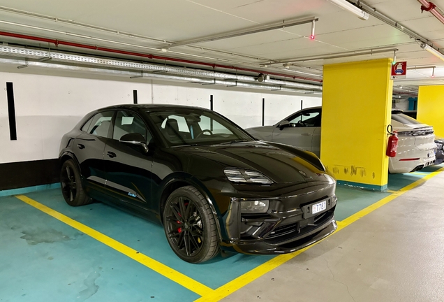 Porsche Macan EV Turbo